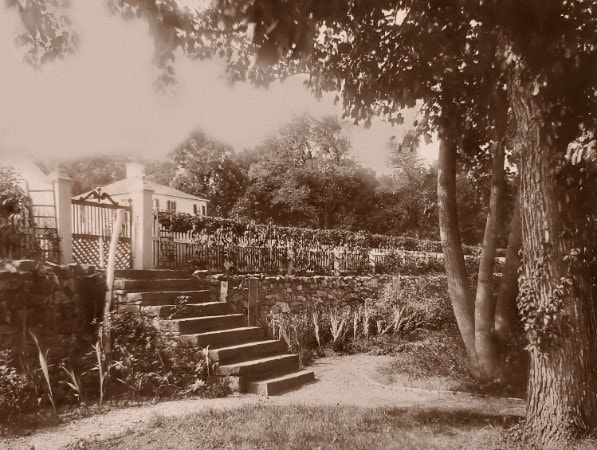 Photo of Claymont Court by Frances Benjamin Johnston.